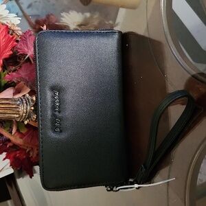 Betsey Johnson zip around wallet (Black)